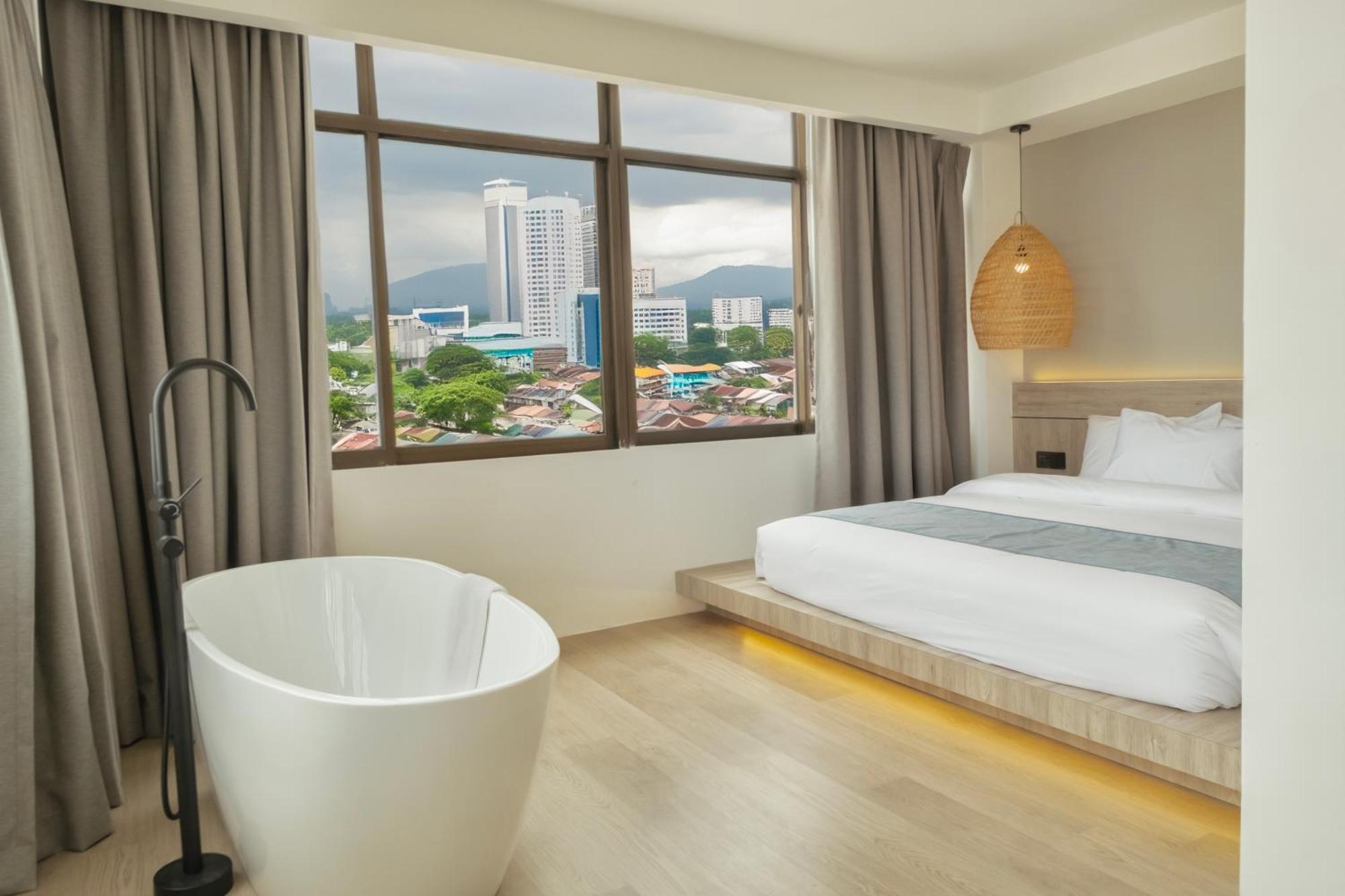 Theatre Hotel Kuching Exterior photo
